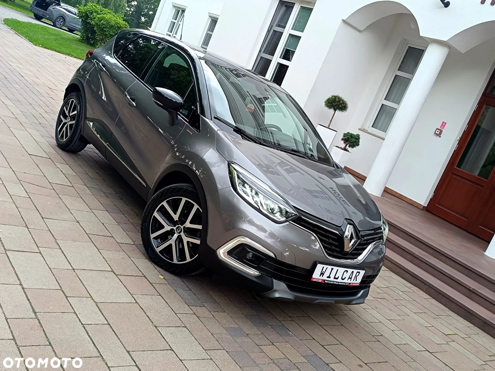 Renault Captur 1.3 Energy TCe Initiale Paris EDC - 2