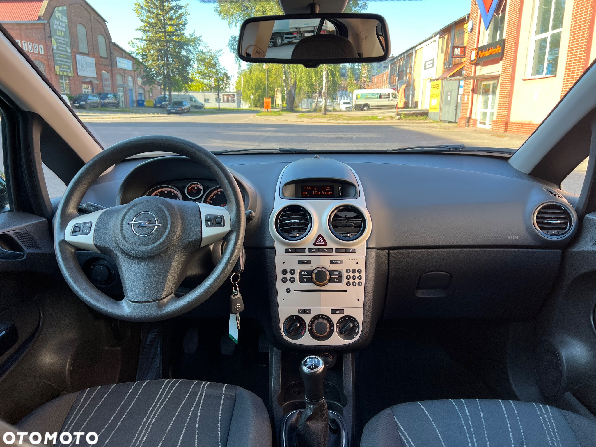Opel Corsa 1.4 16V Cosmo - 19