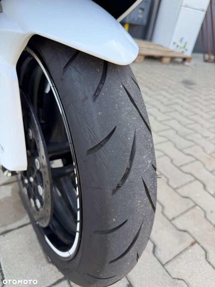 Suzuki GSX-R - 11