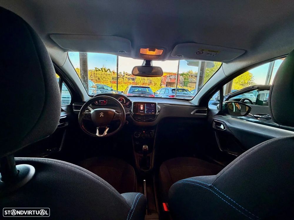 Peugeot 208 1.2 PureTech Style - 12