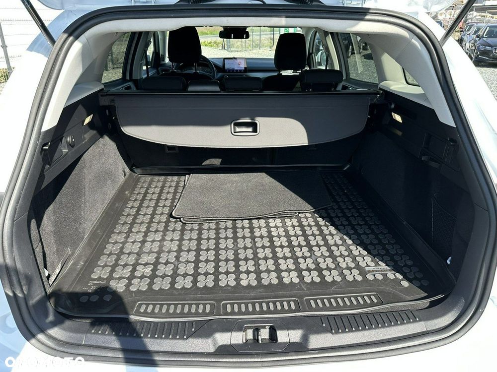 Ford Focus 1.0 EcoBoost Hybrid ACTIVE X - 31