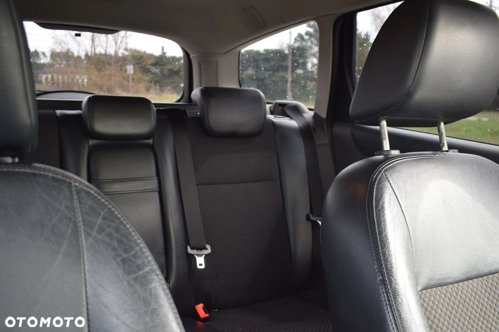 Ford Focus 2.0 16V Titanium - 10