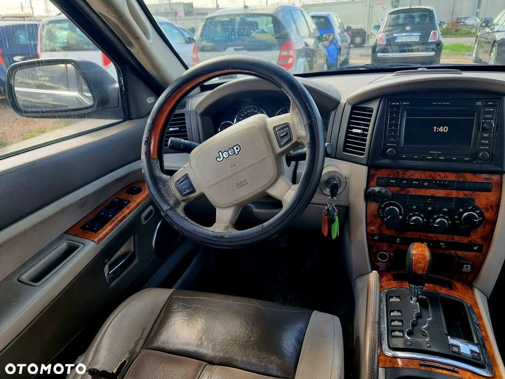 Jeep Grand Cherokee - 14