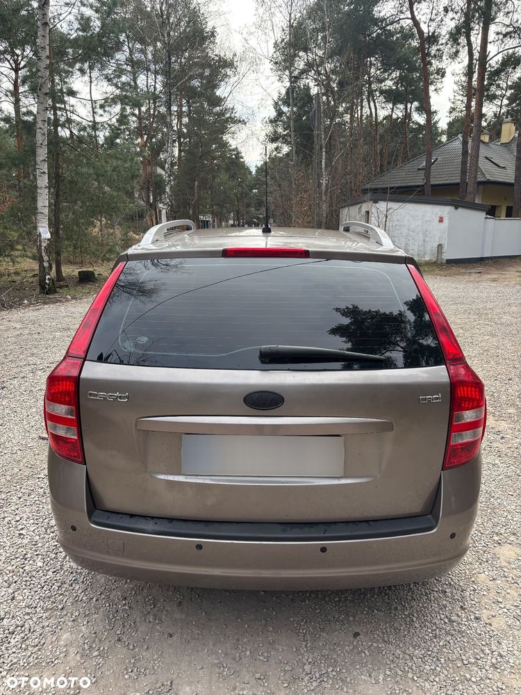 Kia Ceed - 12