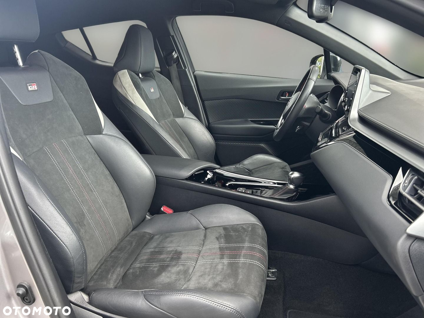 Toyota C-HR - 9