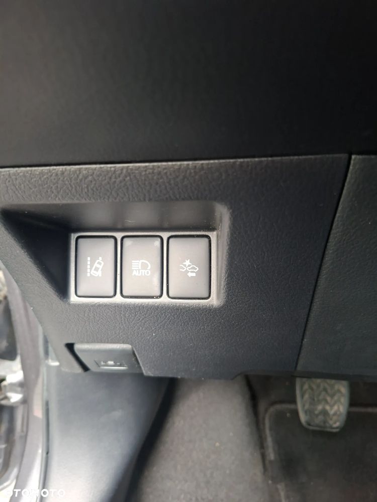 Toyota Yaris 1.5 Premium - 27