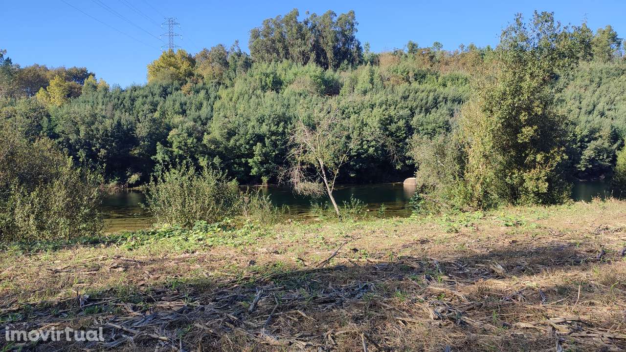 Terreno junto ao rio em Monsul, Póvoa de Lanhoso - Grande imagem: 3/20