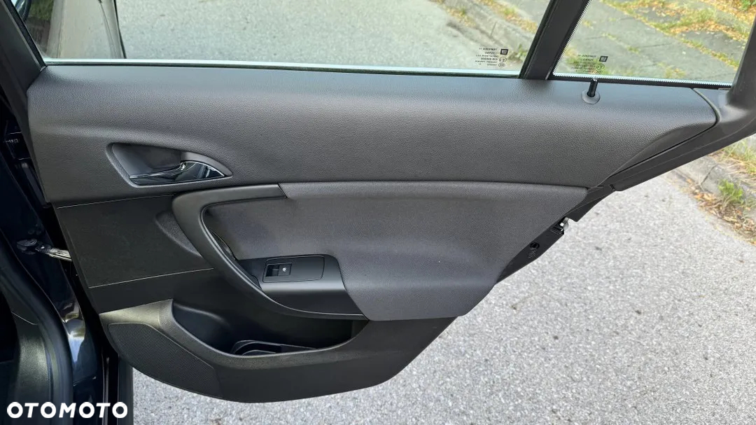 Opel Insignia 2.0 CDTI Cosmo ecoFLEX S&S - 36
