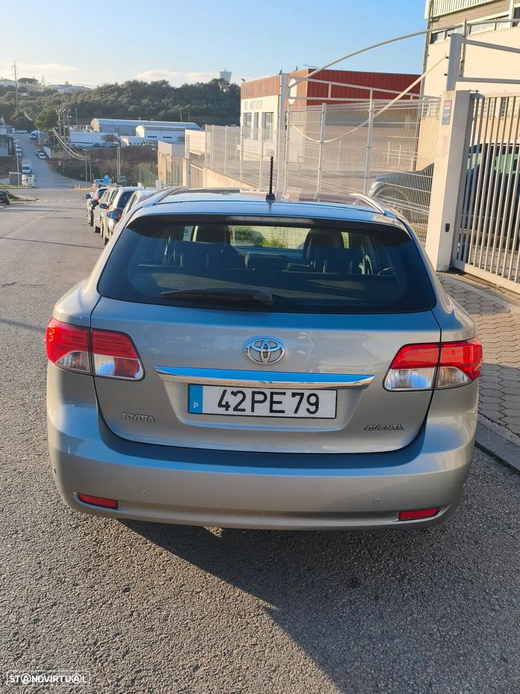 Toyota Avensis SW 2.0 D-4D Comfort - 2