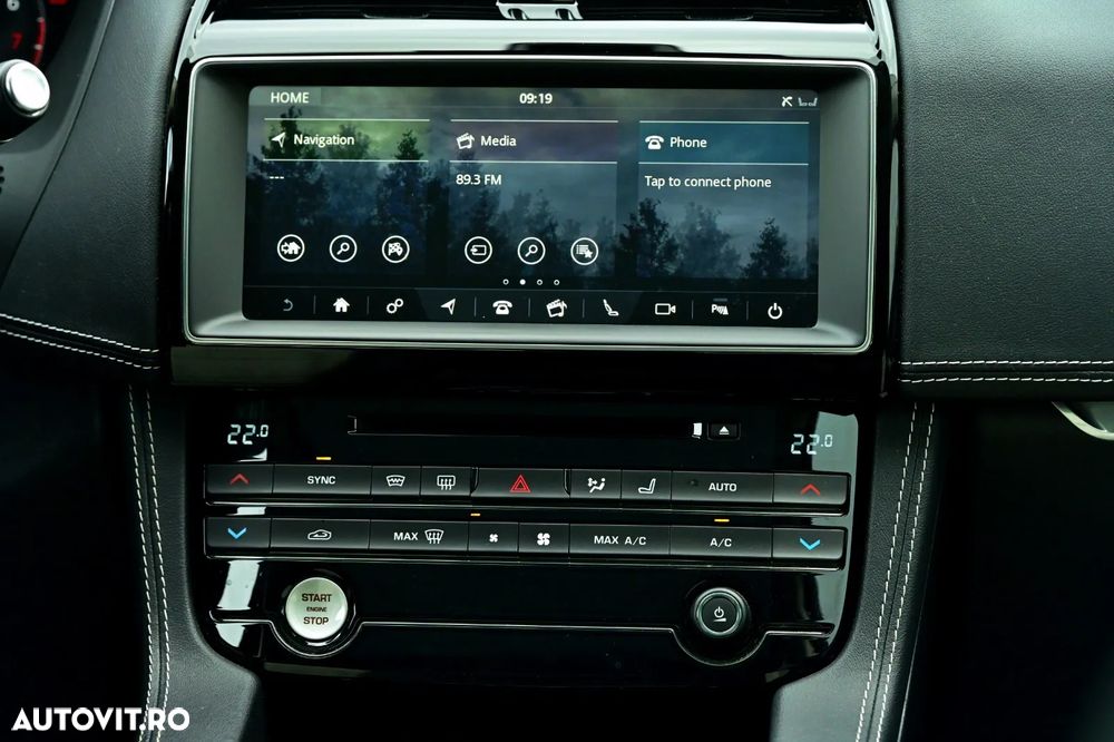 Jaguar F-Pace P250 AWD R-Dynamic Black - 20
