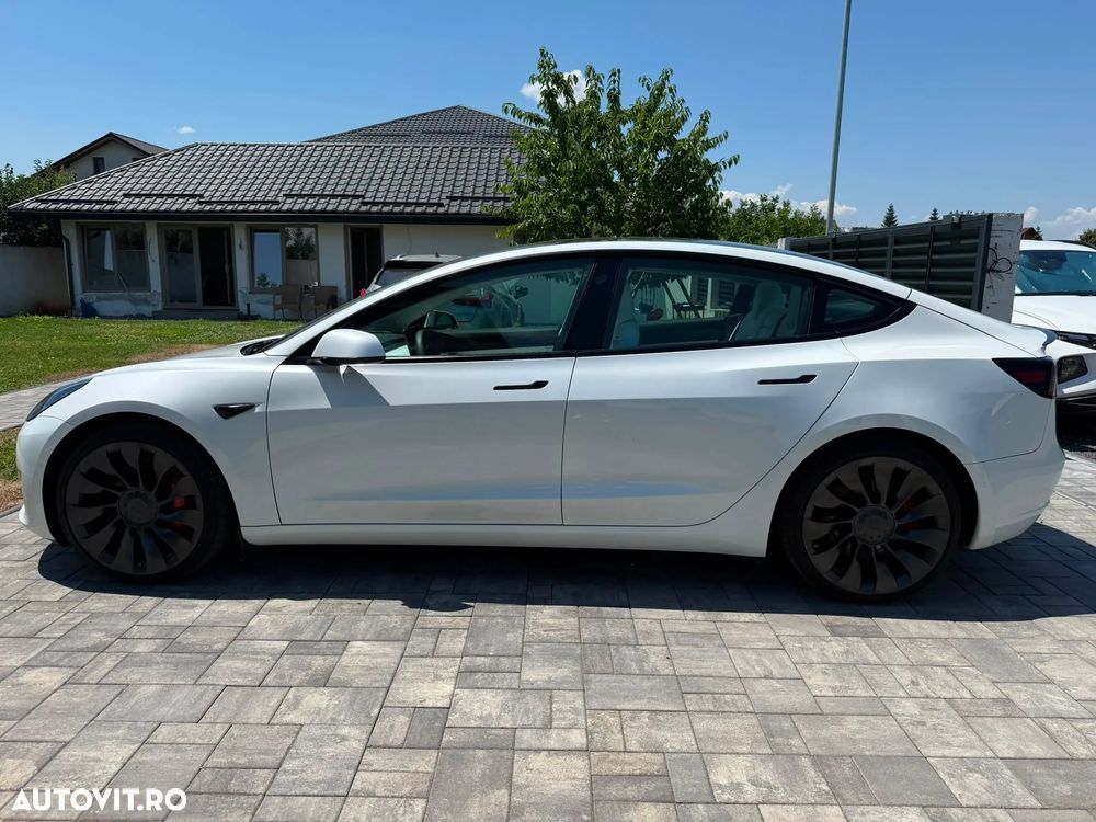 Tesla Model 3 - 5