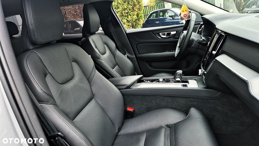 Volvo V60 B5 B AWD Plus Bright - 37