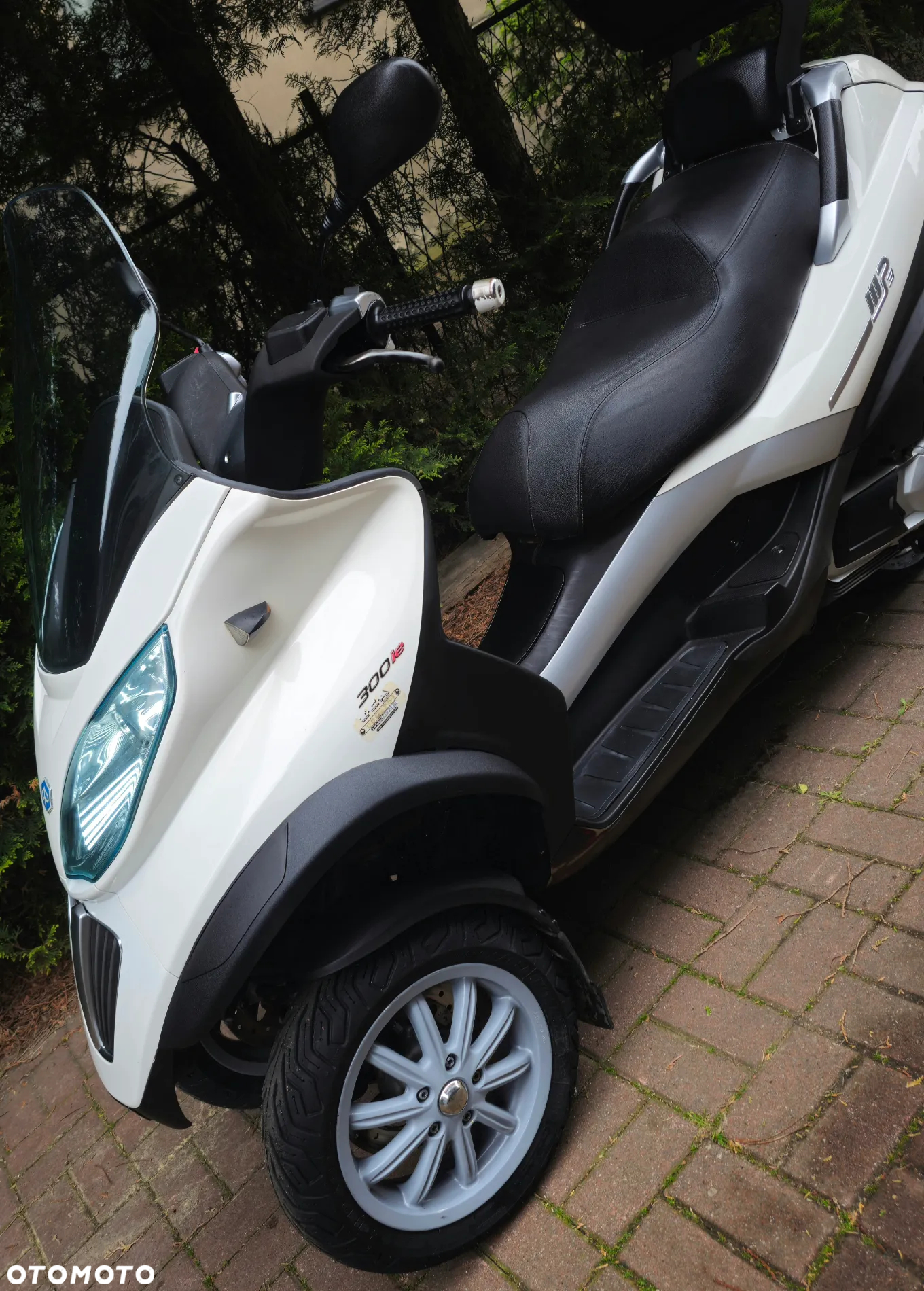Piaggio MP-3 - 10