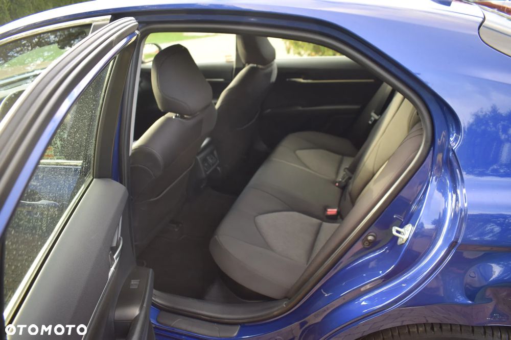 Toyota Camry 2.5 Hybrid Comfort CVT - 12