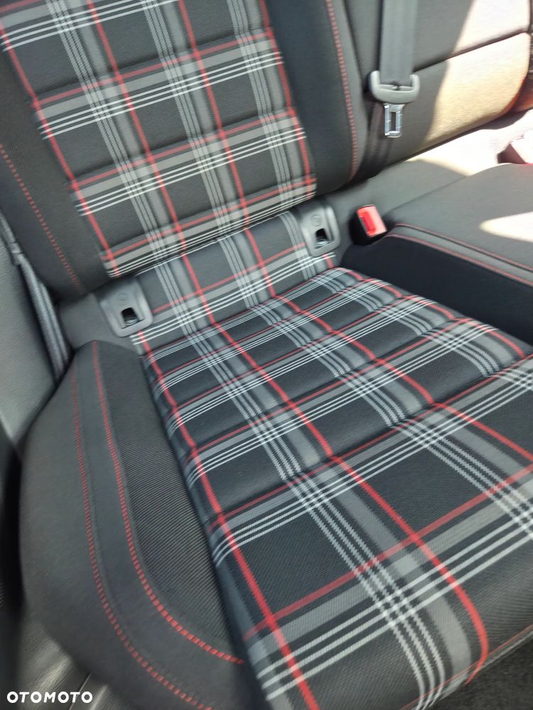 Volkswagen Golf 1.6 TDI BlueMotion Trendline - 15