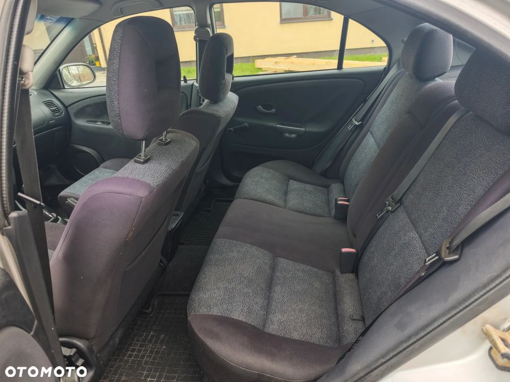 Mitsubishi Carisma 1.6 Classic - 15