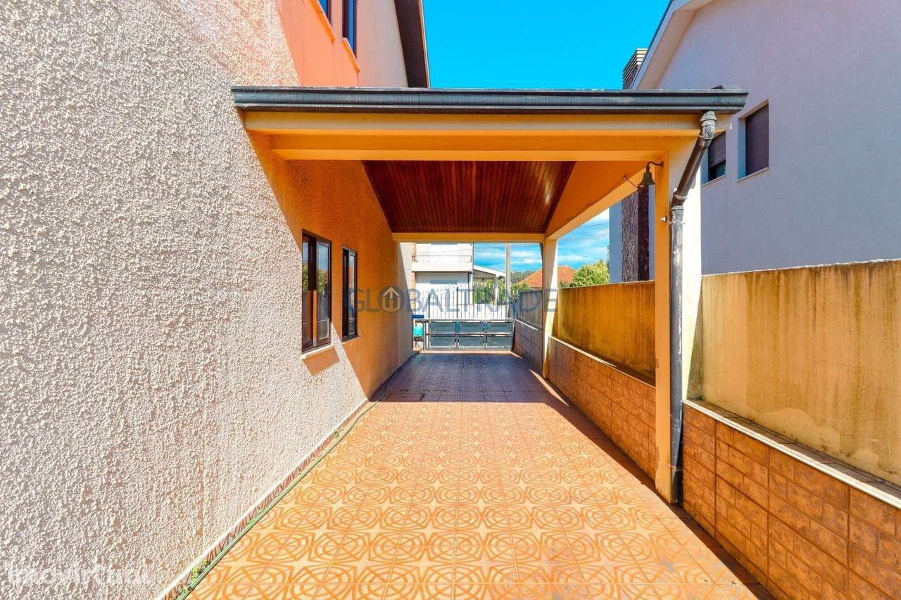 Moradia T4 convertida em Bifamiliar em São Cosme - Grande imagem: 5/60