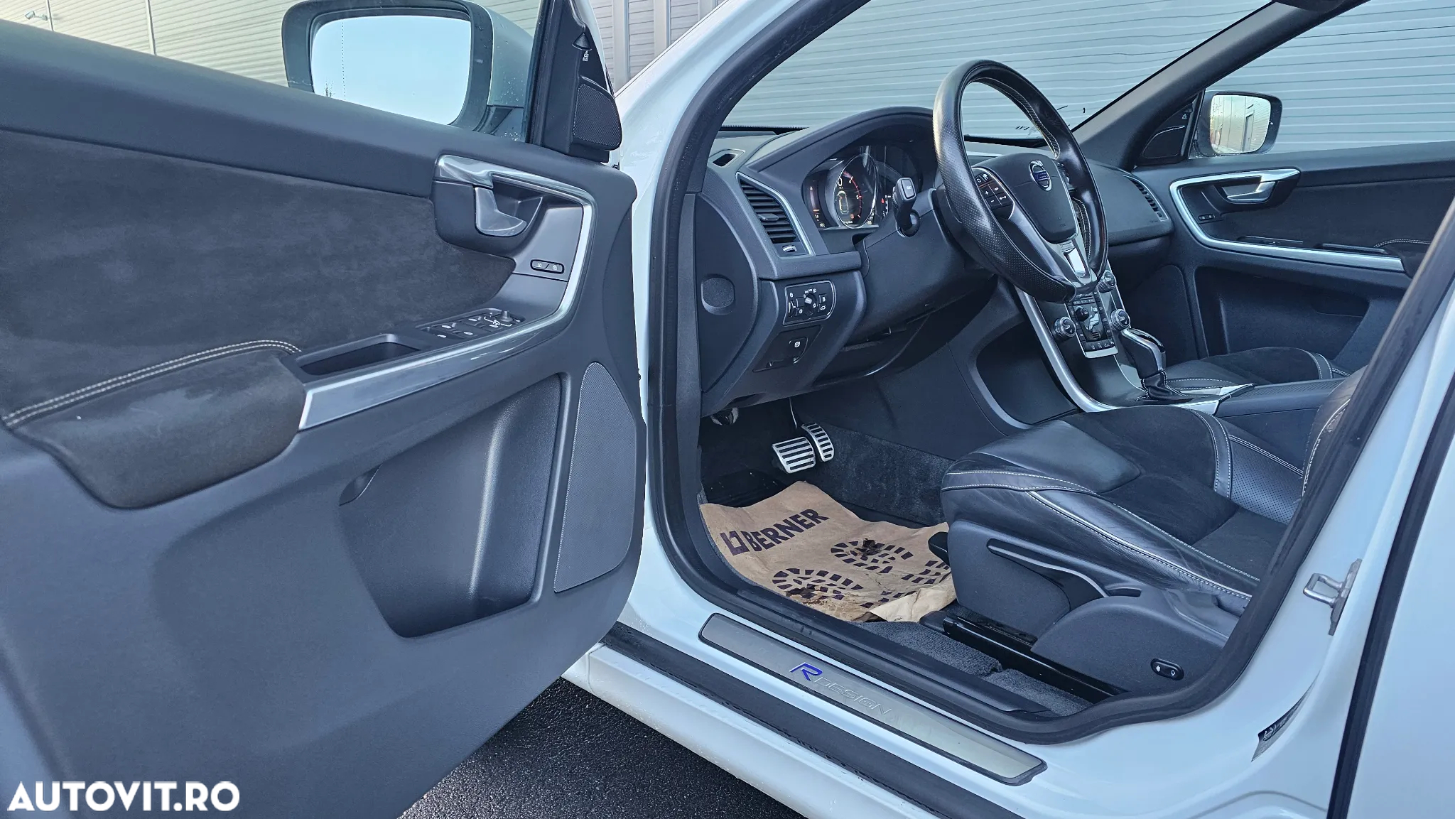 Volvo XC 60 B4 D AWD Geartronic RDesign - 36