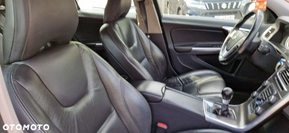 Volvo V60 - 36