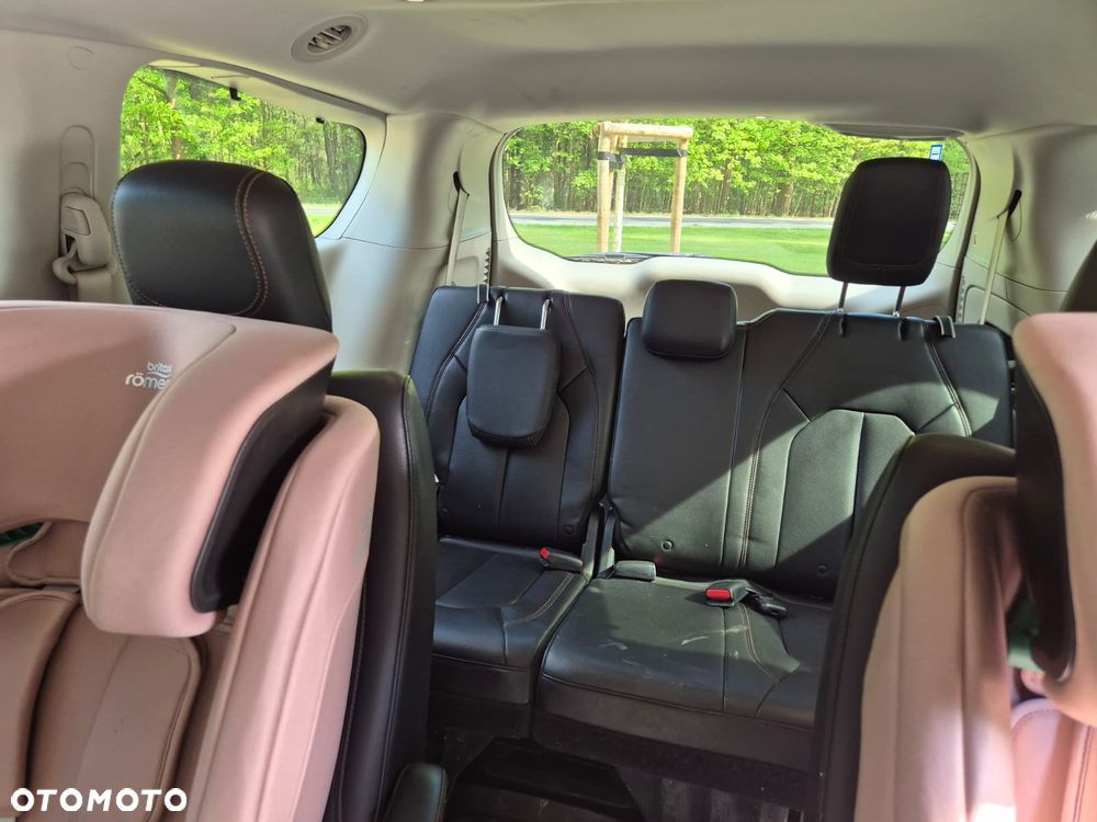 Chrysler Pacifica - 13