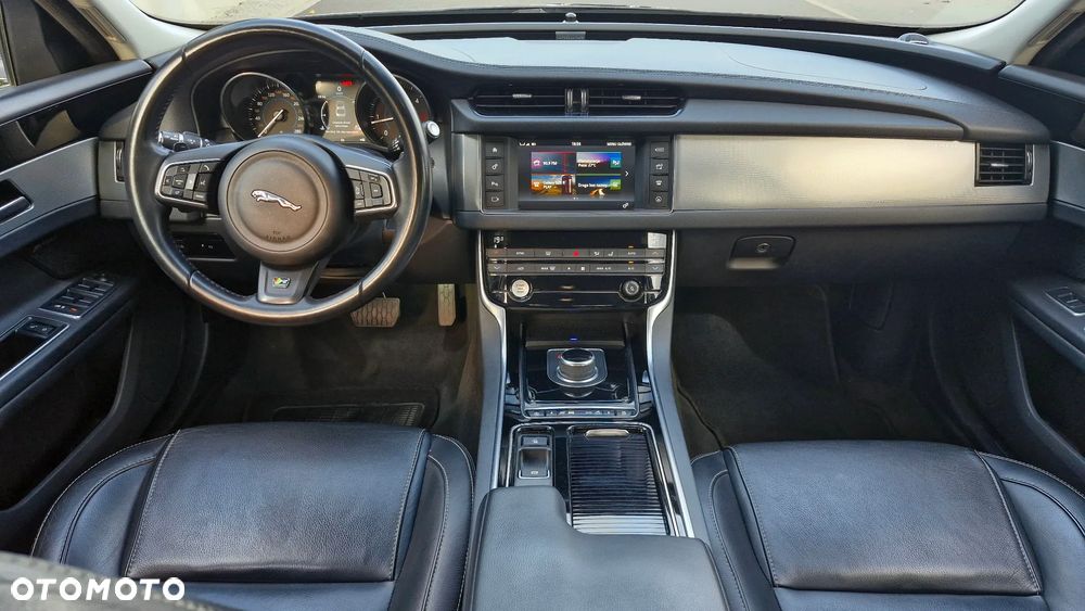 Jaguar Xf 2018 photo 3