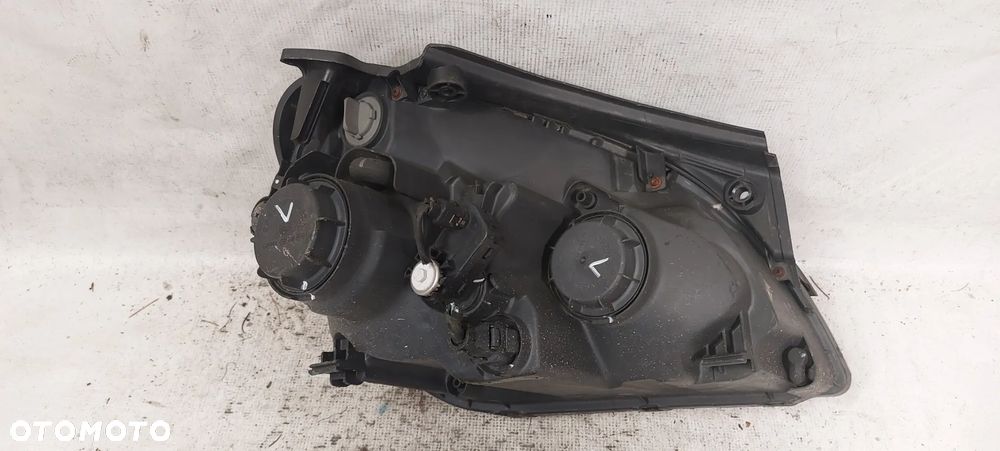 .  PRZOD PRZEDNIA LAMPA LEWA KIA CARENS 3 - 3