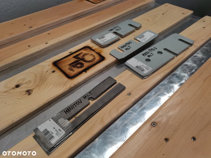 Ślizgi masztu Manitou MLT .... {Komplet} - 4