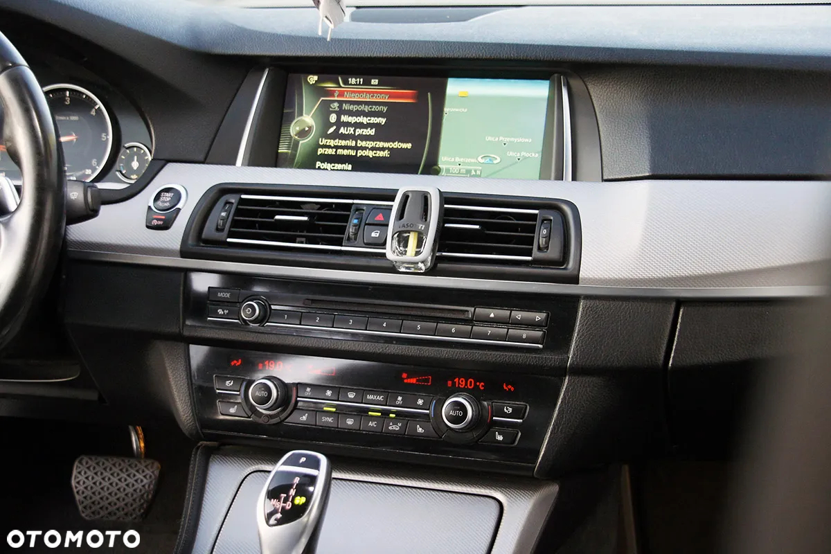BMW Seria 5 535d xDrive - 14