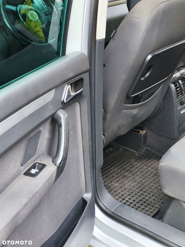 Volkswagen Touran 1.9 TDI - 15