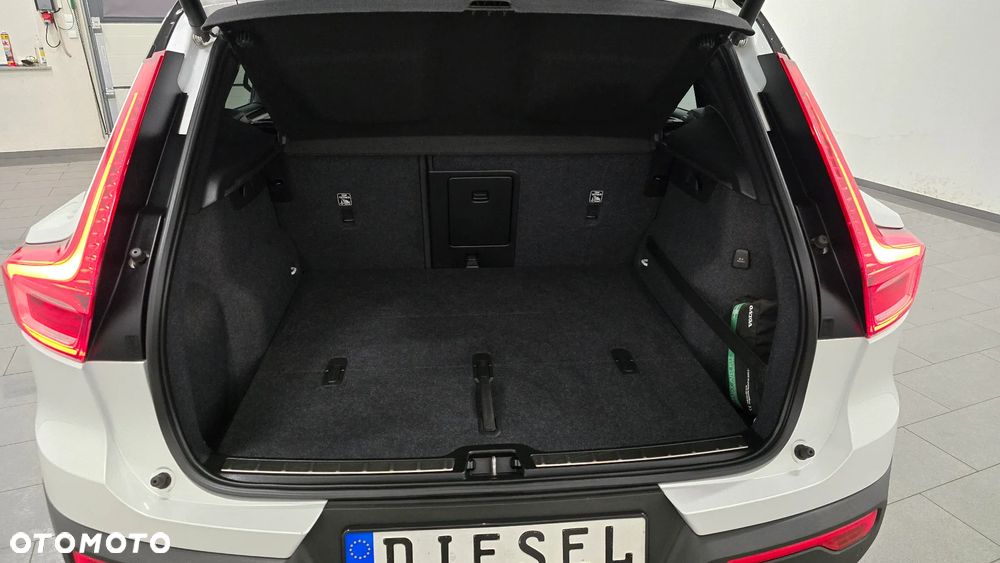 Volvo XC 40 D4 AWD Geartronic R-Design - 13