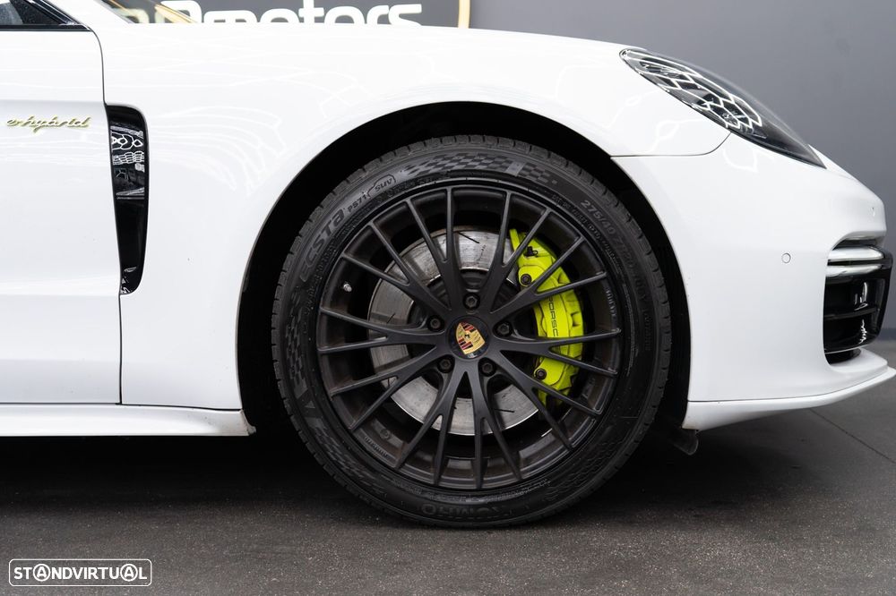 Porsche Panamera Sport Turismo 4 E-Hybrid - 12