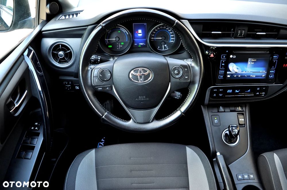 Toyota Auris 1.8 HSD Sol - 26
