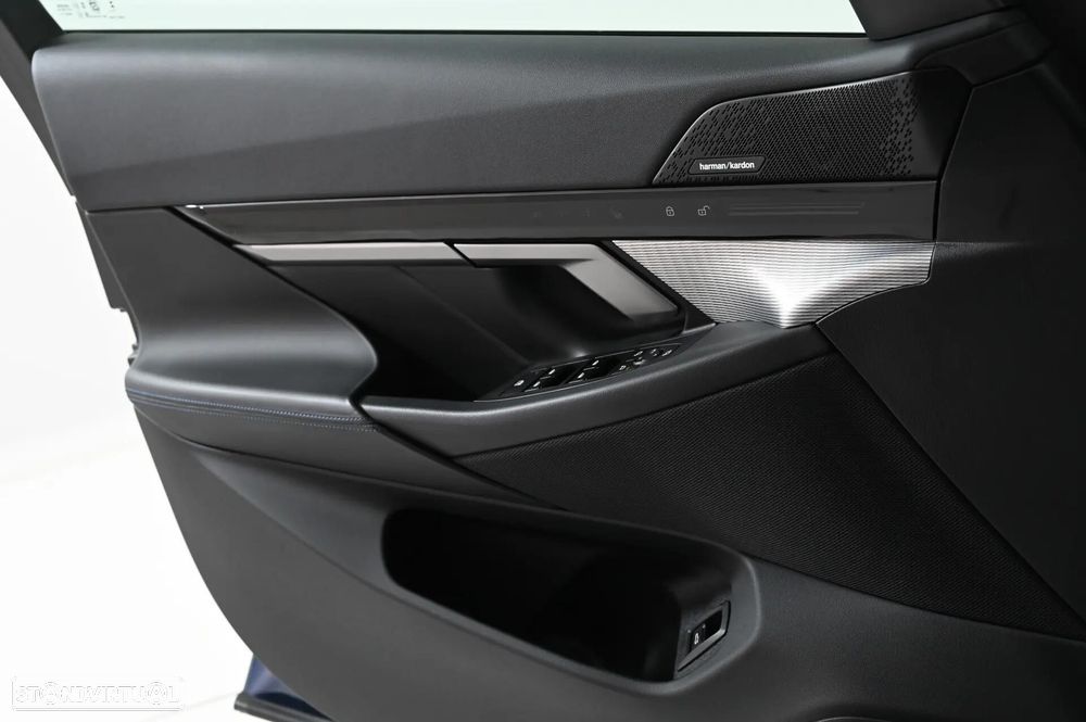 BMW 530 e Pack Desportivo M - 38