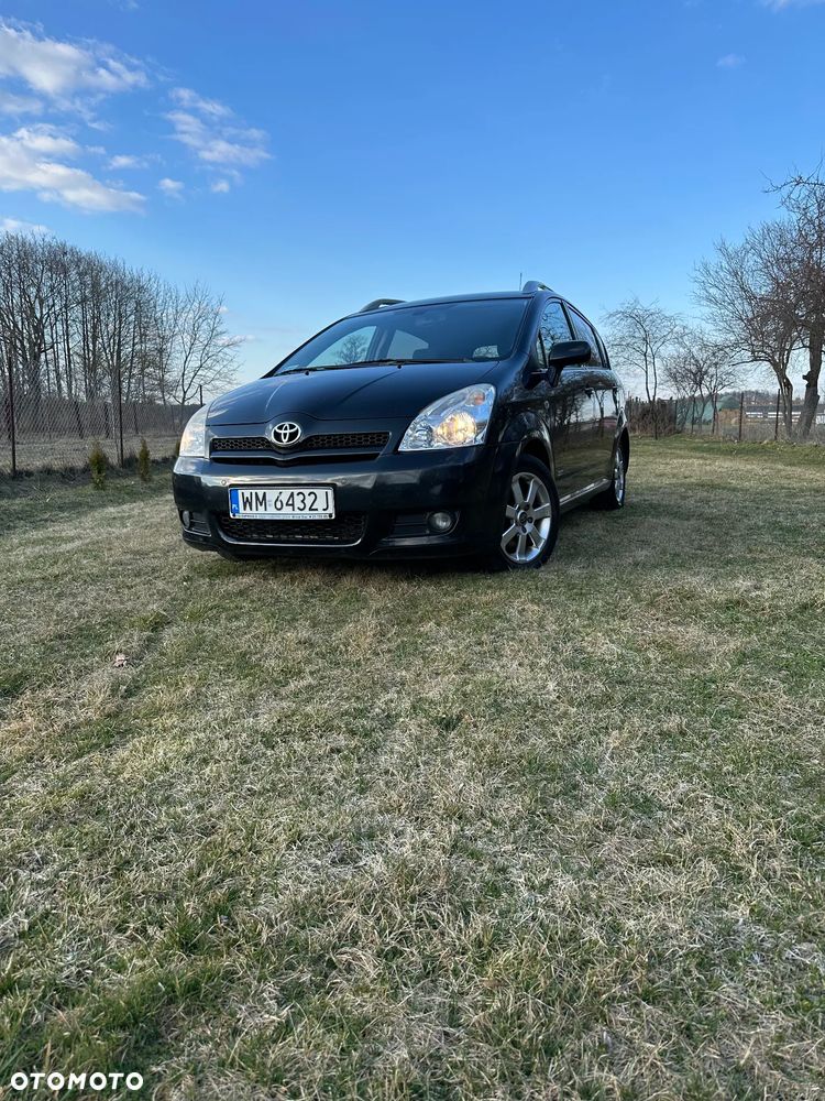 Toyota Corolla Verso 2.2 D-4D - 2