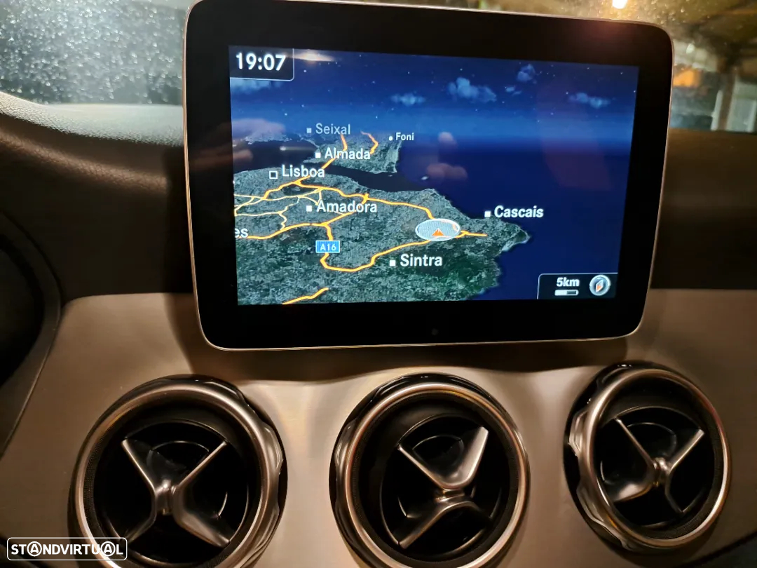 Mercedes-Benz GLA 180 d AMG Line - 12