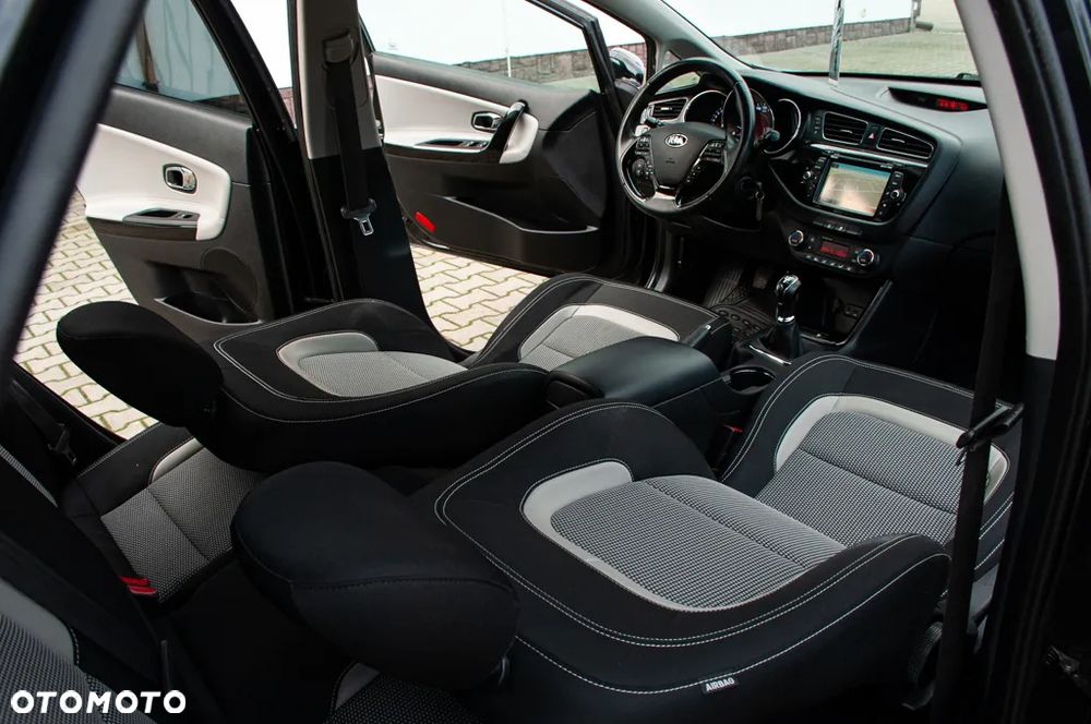 Kia Ceed 1.6 GDI Vision - 23