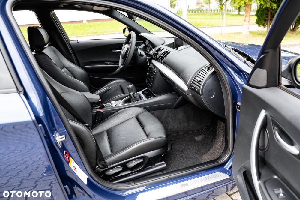 BMW Seria 1 130i - 23
