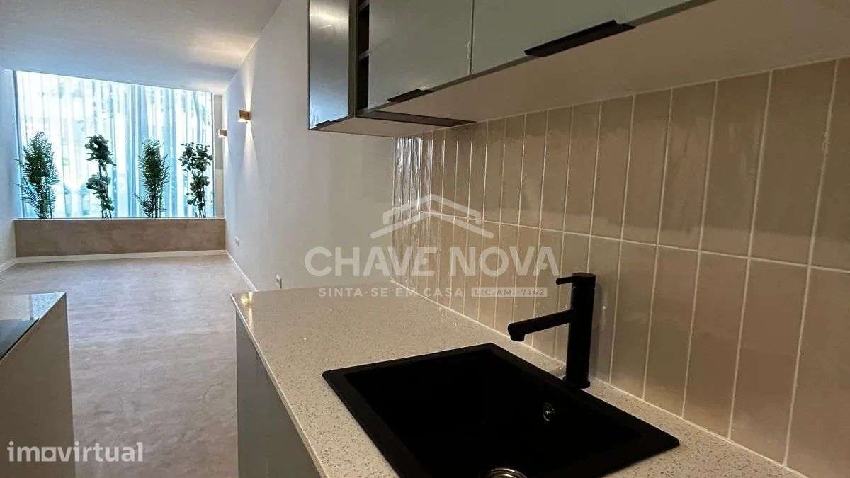 T2 Remodelado em Matosinhos Sul (300m das Praias) - Grande imagem: 3/24