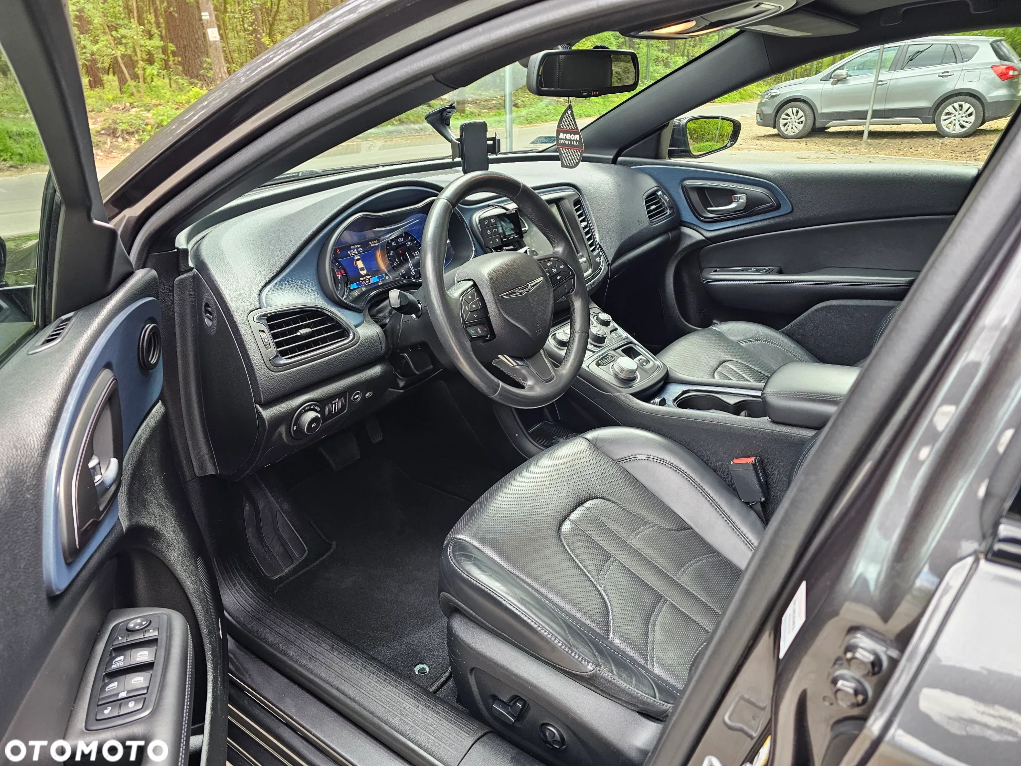 Chrysler 200 - 12