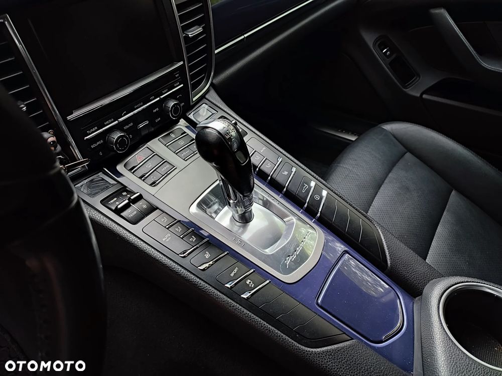 Porsche Panamera PDK - 27