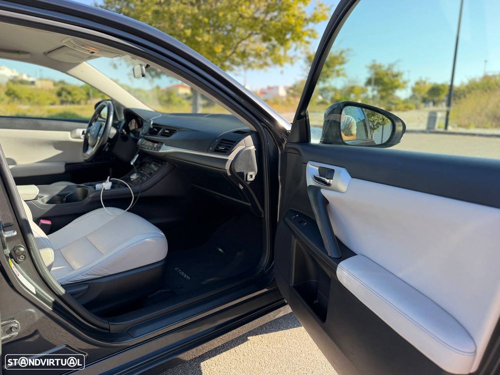 Lexus CT 200h - 15