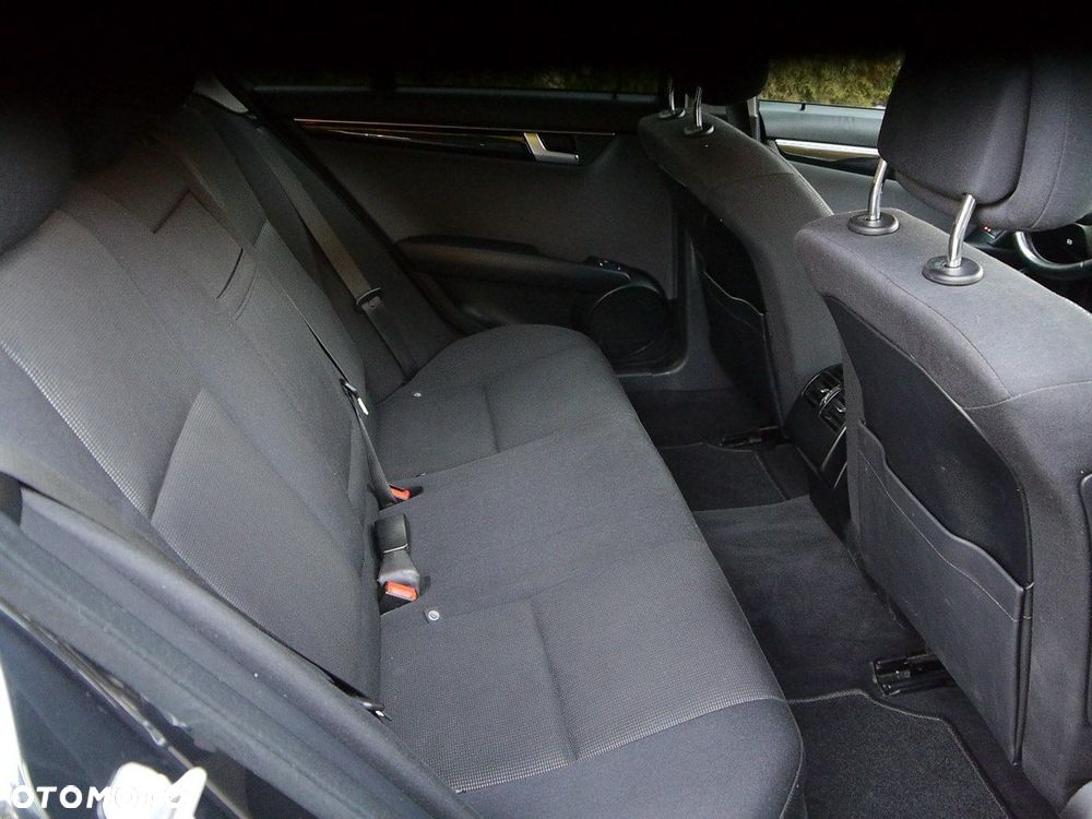Mercedes-Benz Klasa C 220 CDI 7G-TRONIC Avantgarde Edition - 36