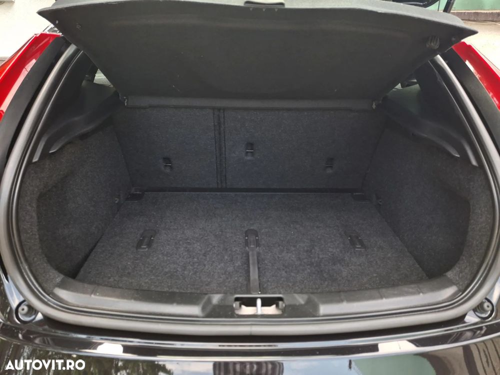 Volvo V40 - 18