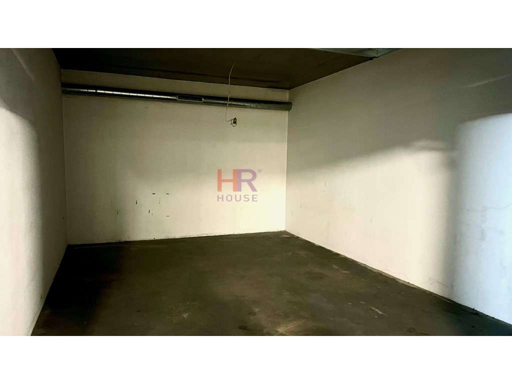 Arrenda-se Garagem Quinta da Portela - Grande imagem: 3/5