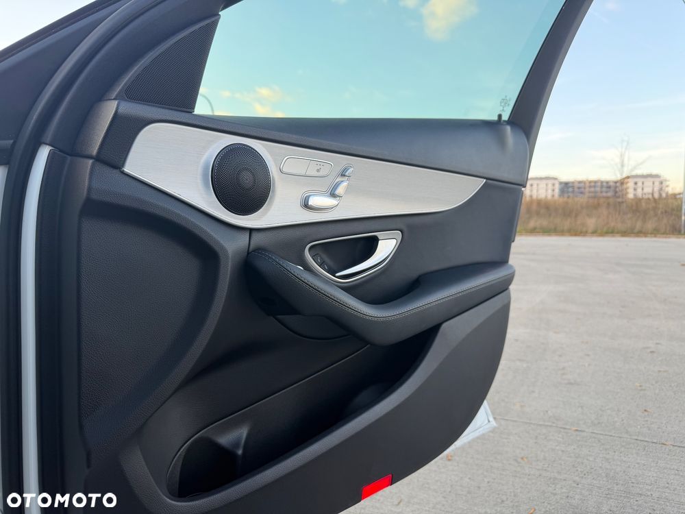 Mercedes-Benz Klasa C 300 7G-TRONIC - 33