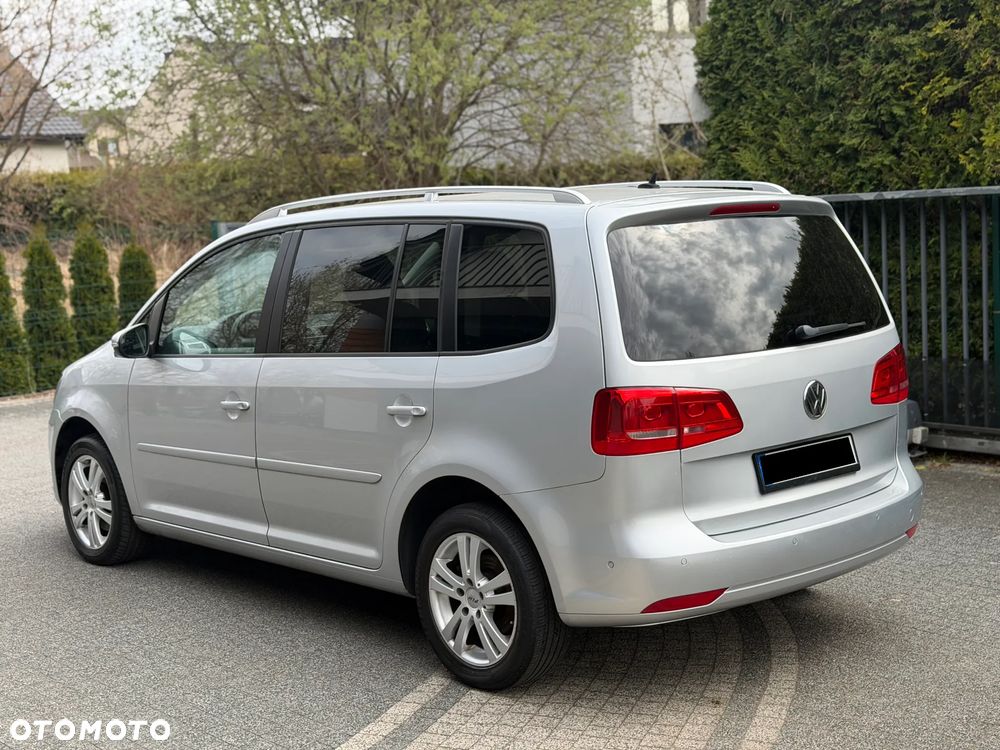 Volkswagen Touran - 4