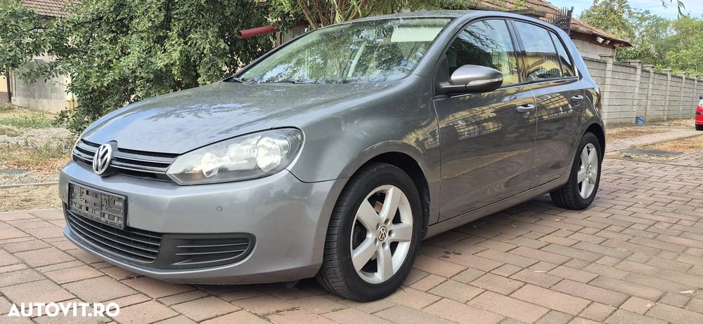 Volkswagen Golf - 1