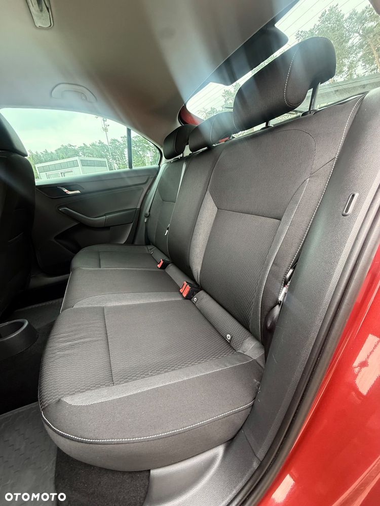 Skoda RAPID 1.2 TSI Edition - 10