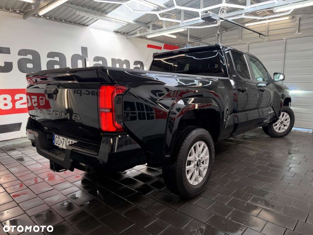 Toyota Tacoma - 14