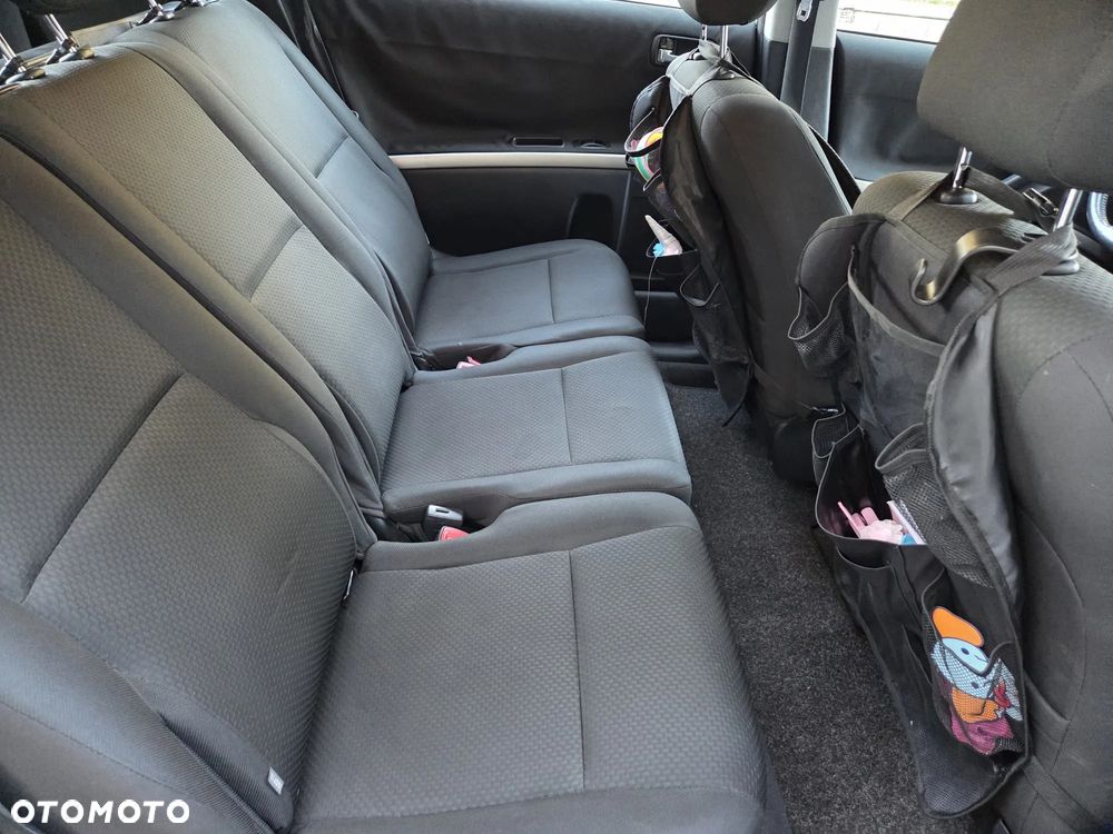 Toyota Corolla Verso - 13